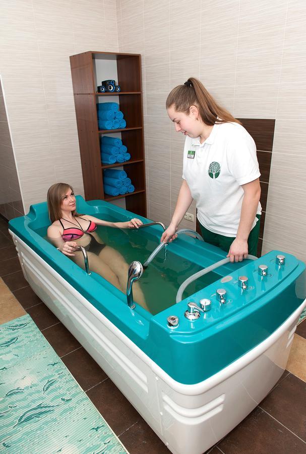 Green Park Hotel&SPA Truskavets Buitenkant foto