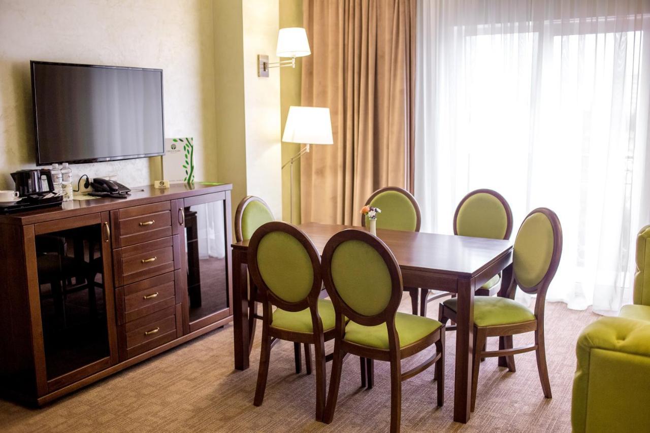 Green Park Hotel&SPA Truskavets Buitenkant foto