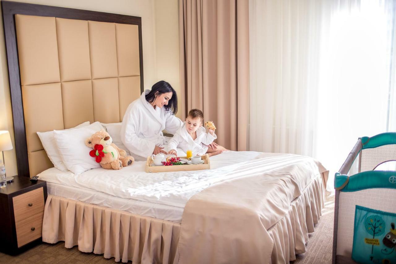 Green Park Hotel&SPA Truskavets Buitenkant foto