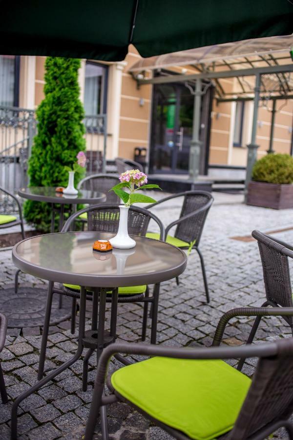 Green Park Hotel&SPA Truskavets Buitenkant foto